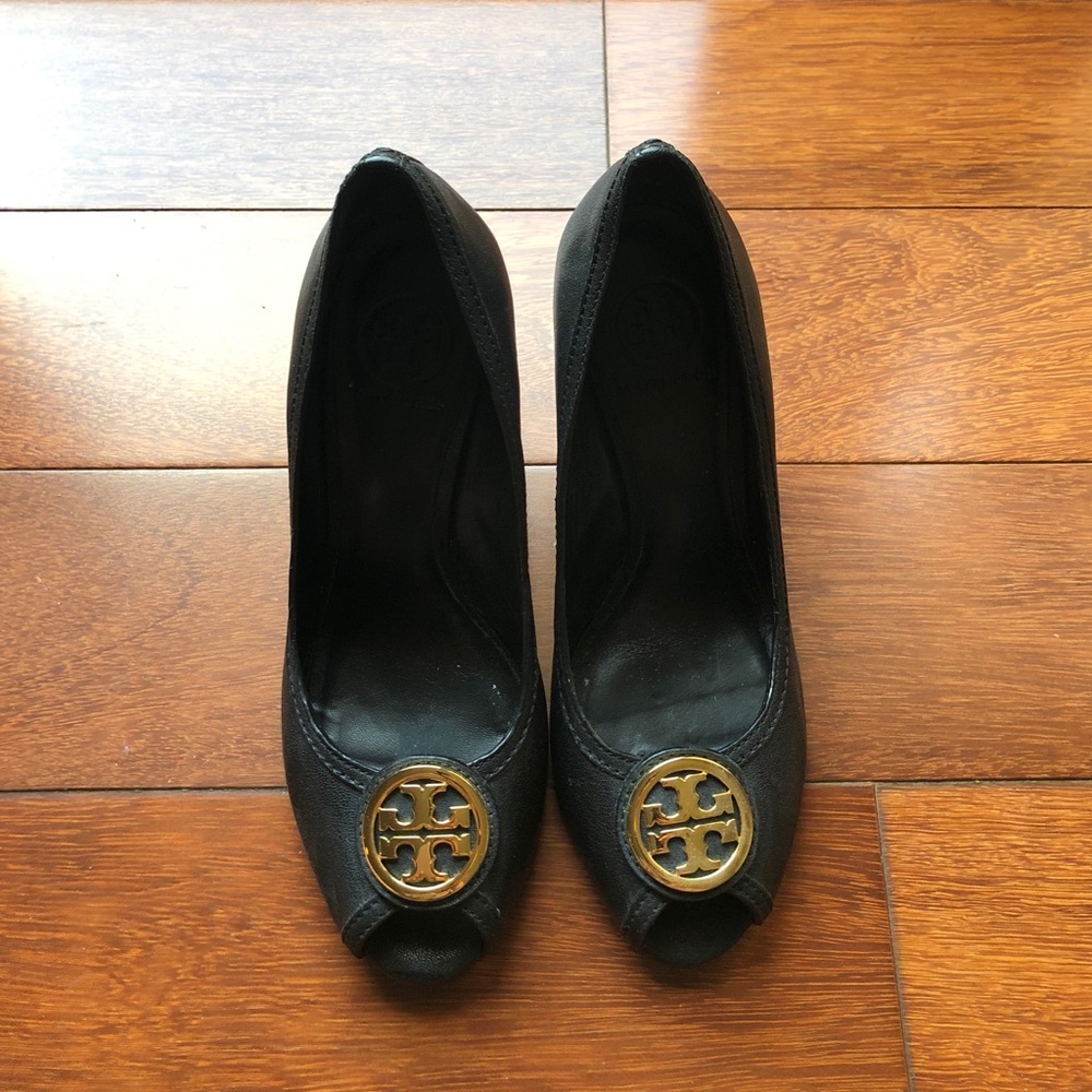 Tory Burch wedges size 9.5 m